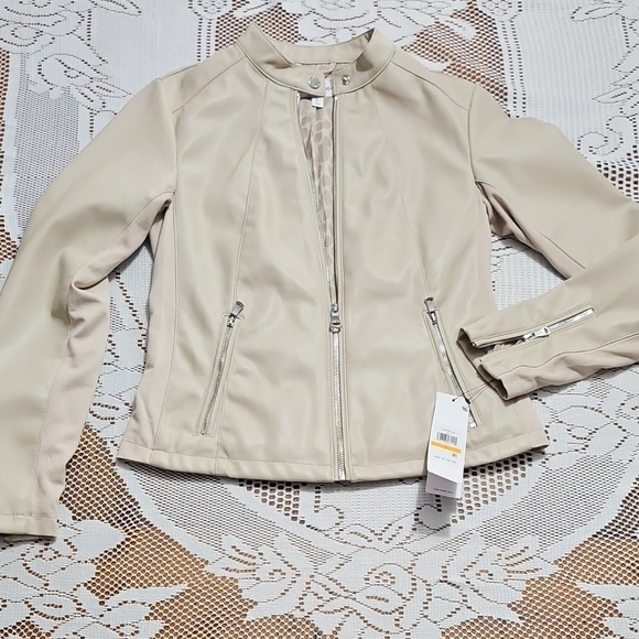 NWT Calvin Klein Women's Cream Faux Leather Moto Jacket - Picture 2 of 9